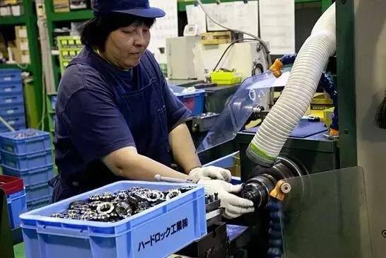 走進(jìn)日本小作坊式工廠 微小之中的全球技術(shù)領(lǐng)先之道
